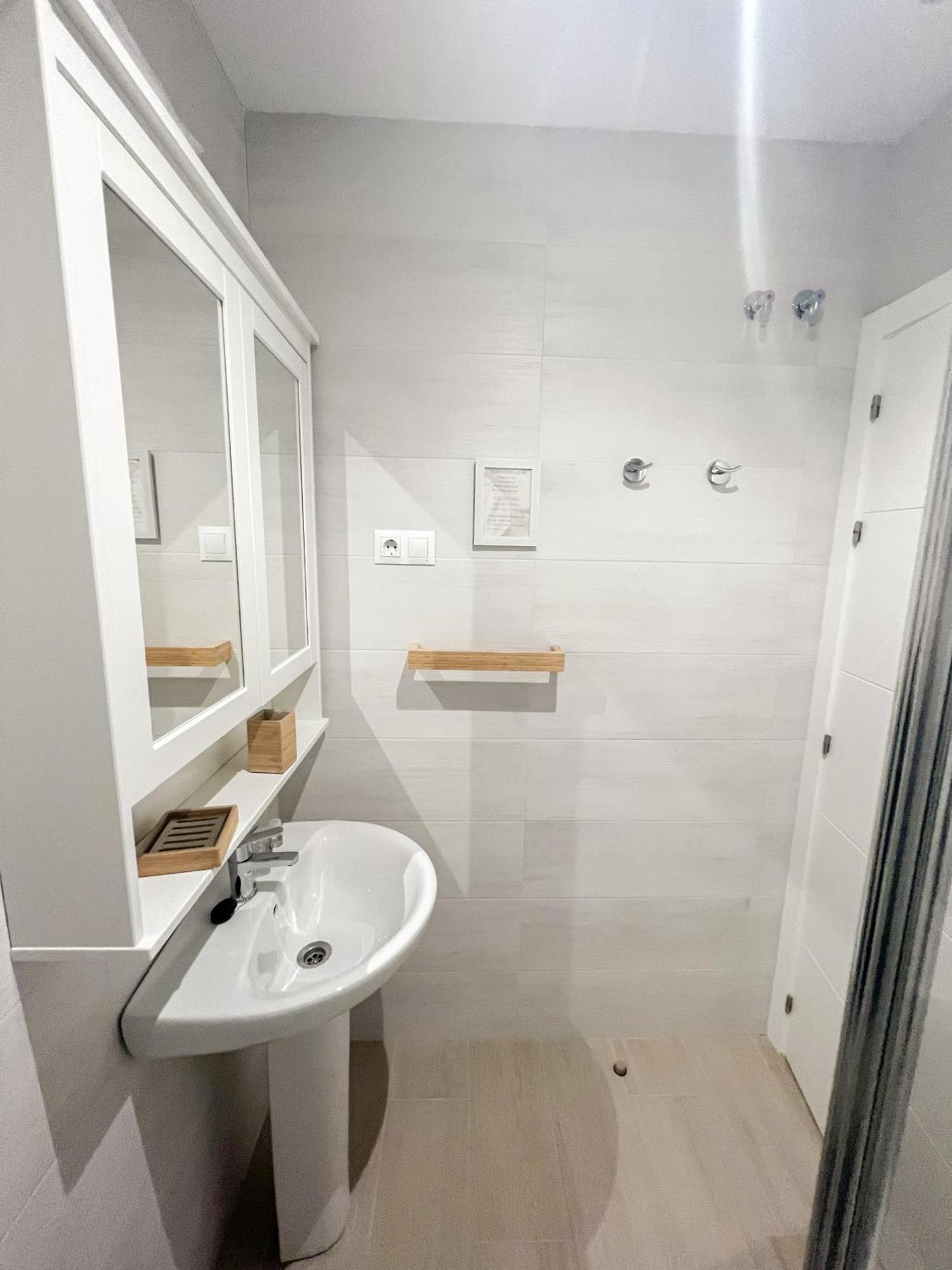 Апартаменты Cozy And Modern Family Flat Carihuela Торремолинос Экстерьер фото