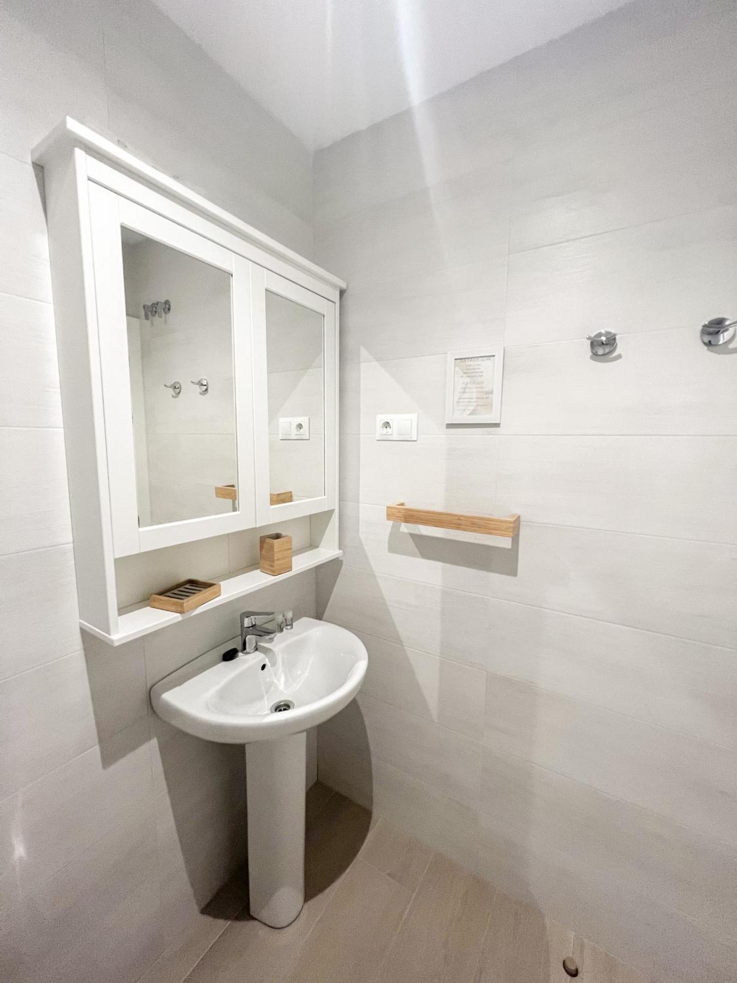 Апартаменты Cozy And Modern Family Flat Carihuela Торремолинос Экстерьер фото